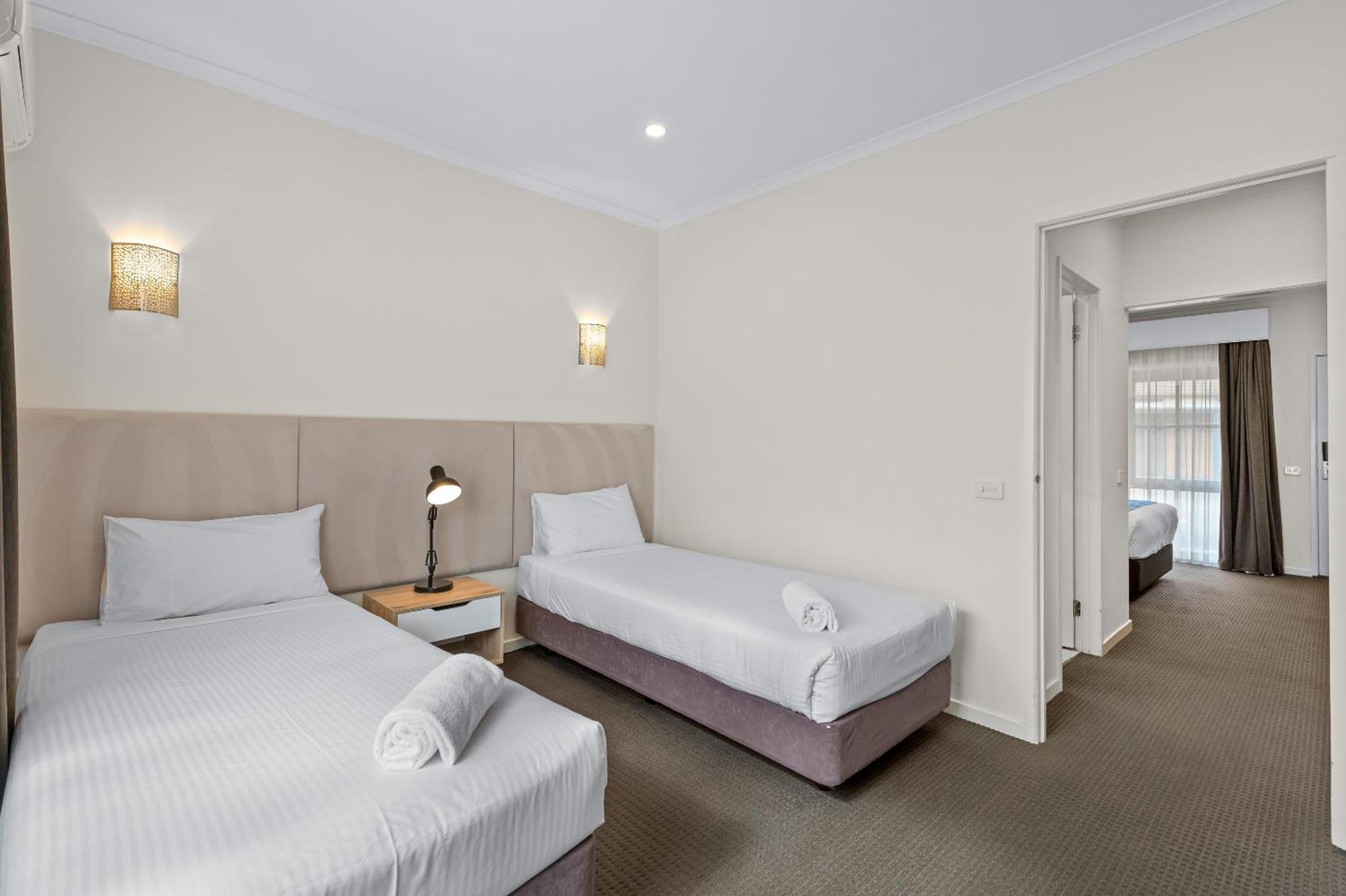 Rowville International Hotel Esterno foto