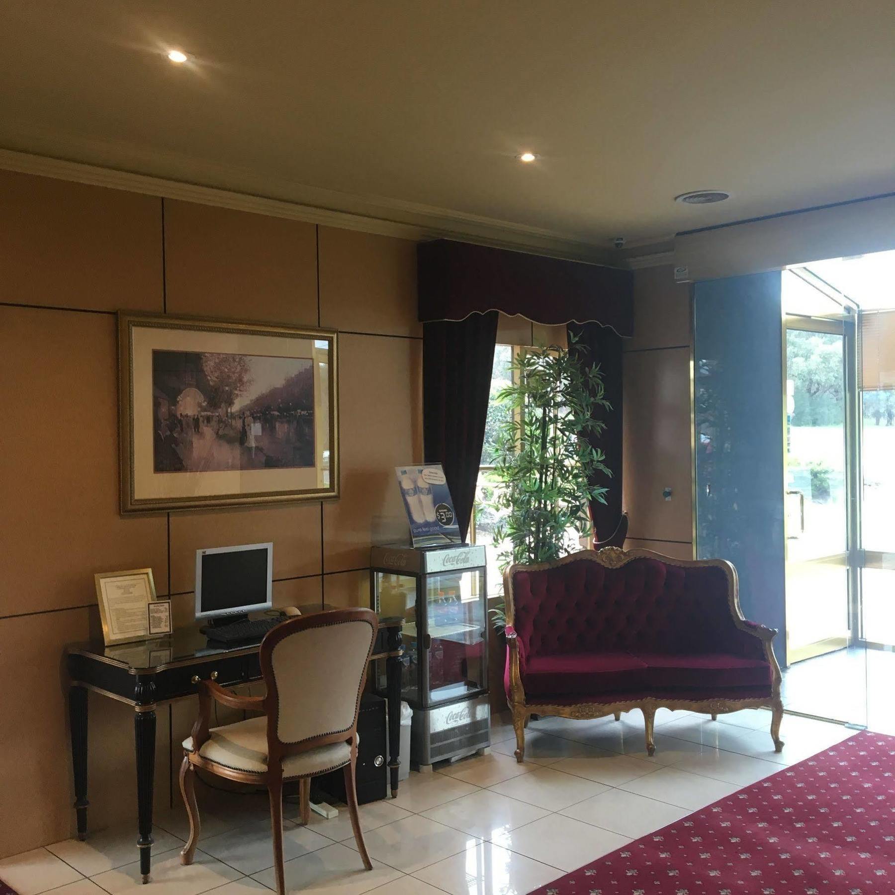 Rowville International Hotel Esterno foto
